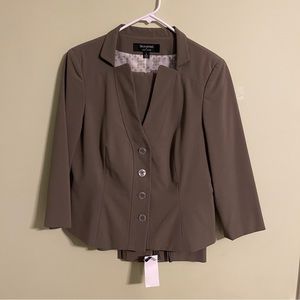 Larry Levine 2 Piece Suit size 8